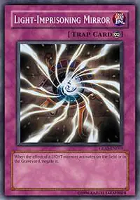 Light-Imprisoning Mirror